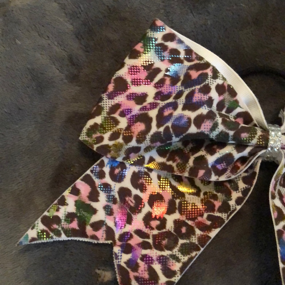 Cheer bow - Picture 2 of 3